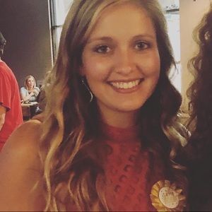 Meet your Posher, Dana